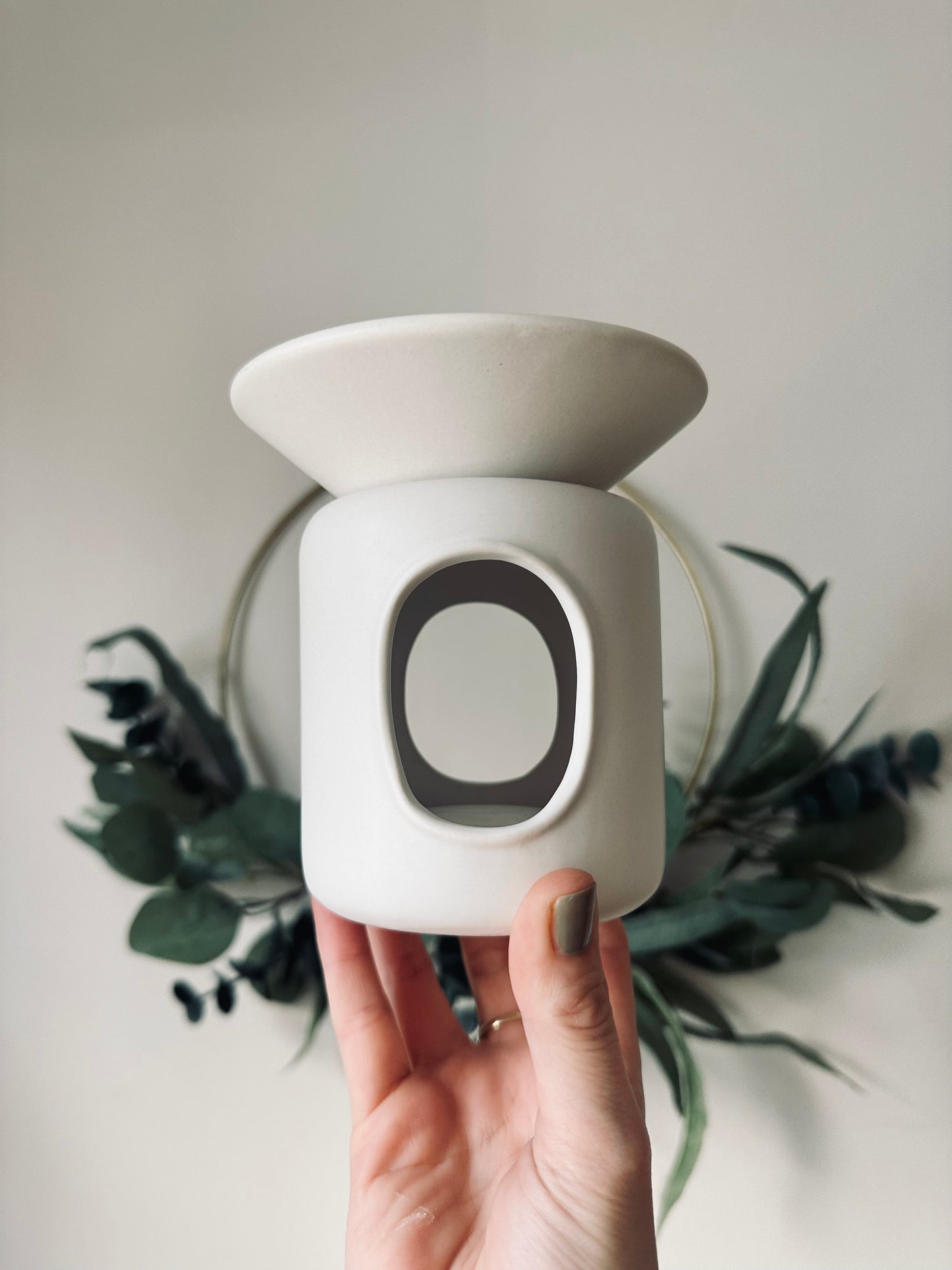 white wax burner