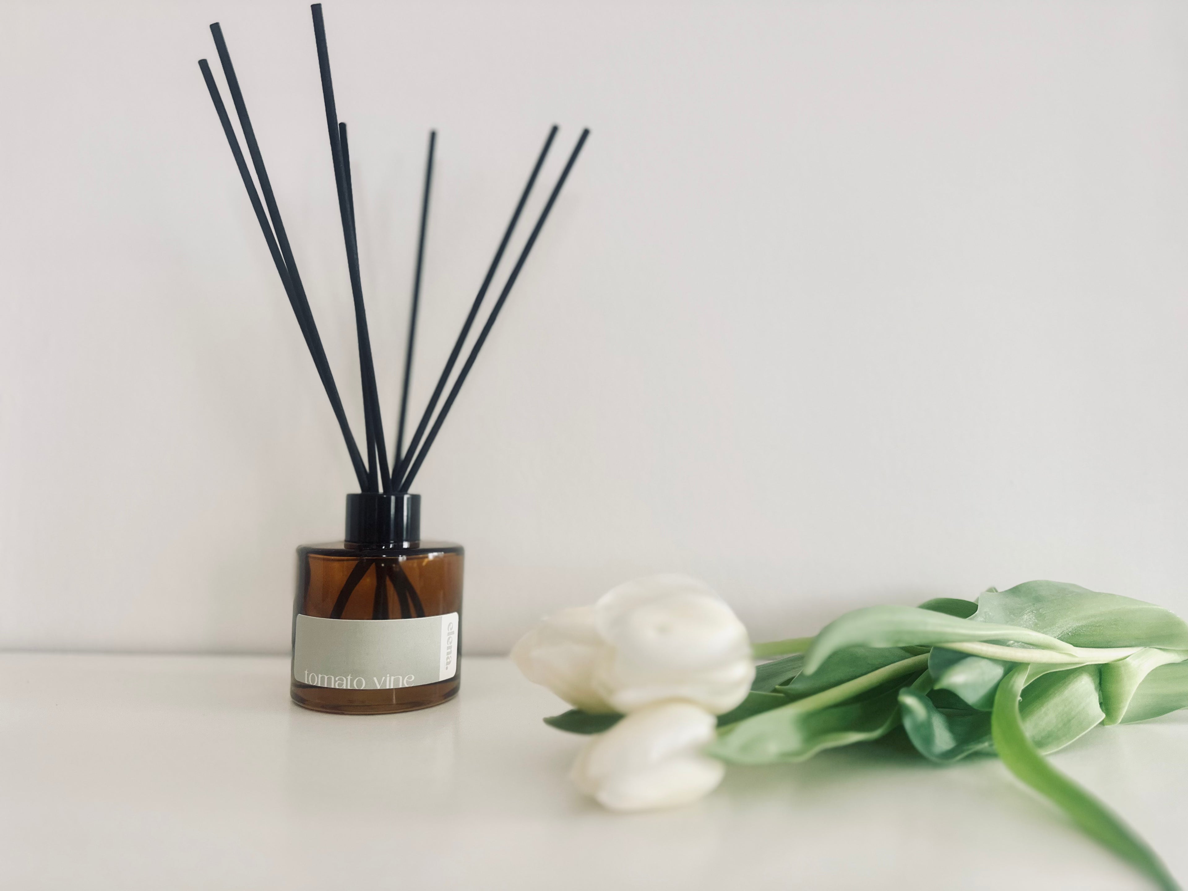 tomato vine reed diffuser with spring tulips